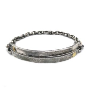 Between bracelet